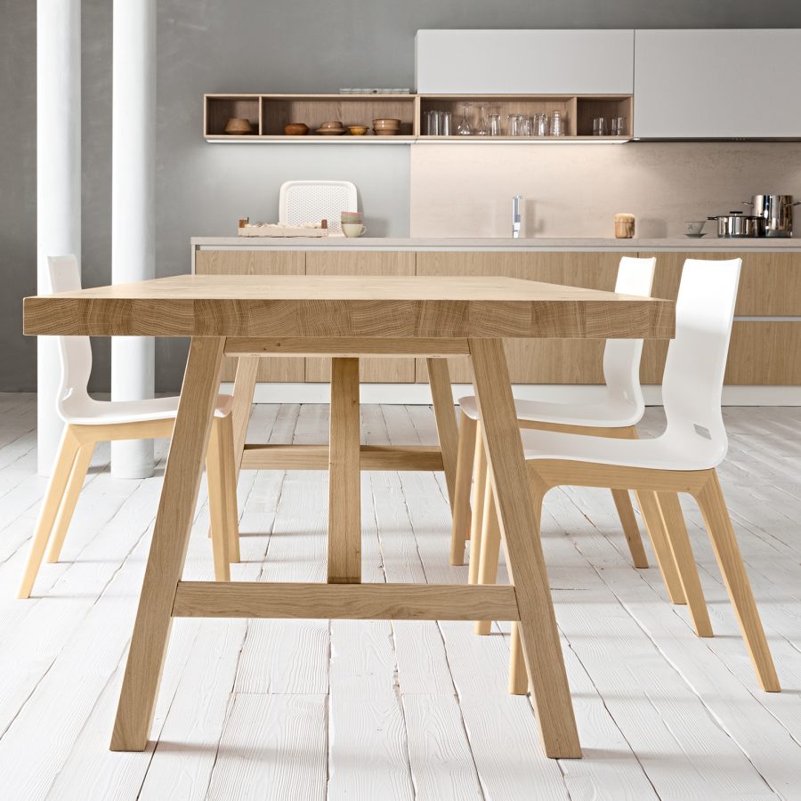 TABLE AND CHAIRS - Mobilegno